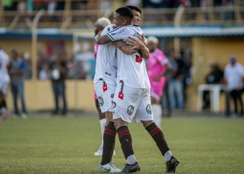 Vitória vence o Barcelona de Ilhéus na primeira rodada da semifinal do Campeonato Baiano