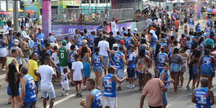 Bando das Baraúnas leva o samba de roda para o circuito
