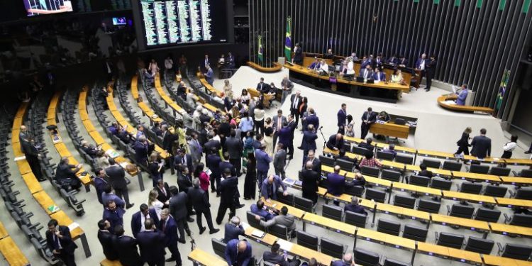 Câmara decide manter prisão de deputado Chiquinho Brazão