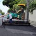 Prefeitura de Feira asfalta importante corredor de tráfego no Capuchinhos