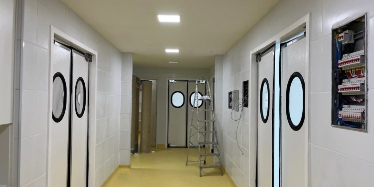 Obras do Centro Cirúrgico e fachada do Hospital da Mulher já em fase de conclusão