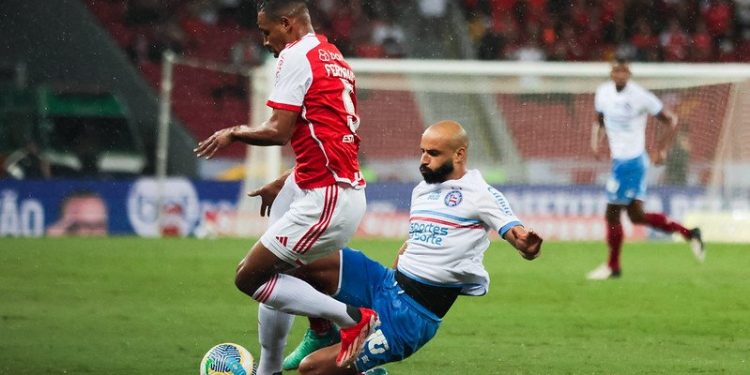 Internacional vence o Bahia de virada na estreia do Brasileirão