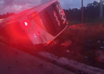 Sobe para nove total de mortos em acidente com ônibus na Bahia