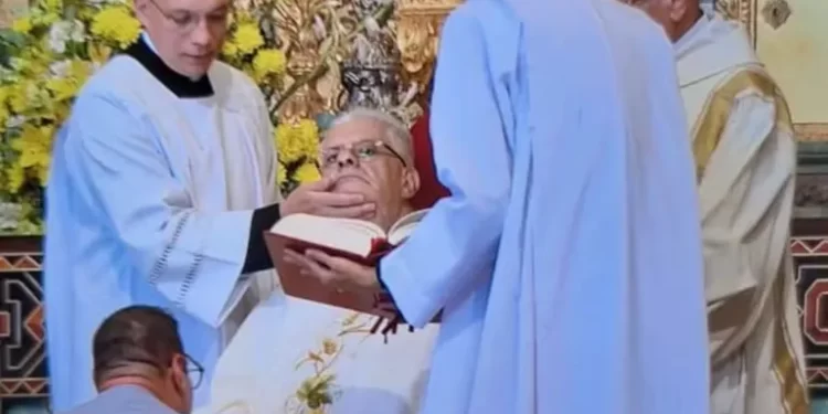 Padre José Abel passa mal em missa de Páscoa na Catedral Basílica de Salvador