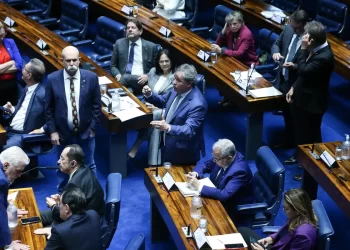 Senado aprova PEC sobre criminalização da posse de drogas