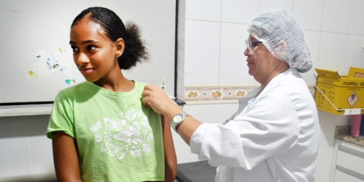 Feira de Santana vacinou mais de 15 mil crianças contra a dengue