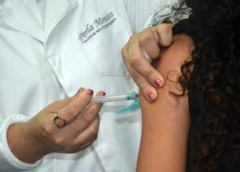 Esgotado estoque de primeira dose da vacina da dengue em Feira de Santana