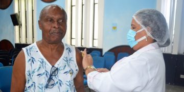 Feira de Santana vacinou mais de 18 mil pessoas contra a gripe Influenza