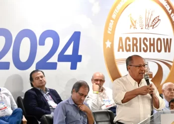 Alckmin defende diálogo com Congresso sobre desoneração da folha