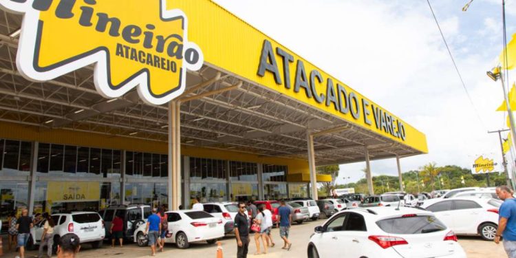 Rede de supermercado vai gerar quase 800 postos de trabalho em Feira