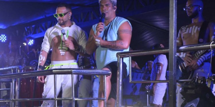 Parangolé, Chiclete com Banana, Timbalada e o tradicional Lá Vem Elas neste sábado