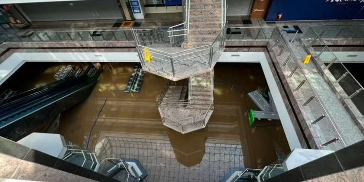 Aeroporto de Porto Alegre suspende voos pelo menos até 30 de maio