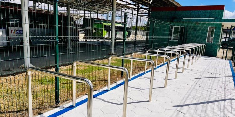 Mais um terminal de transbordo em Feira é equipado com bicicletário