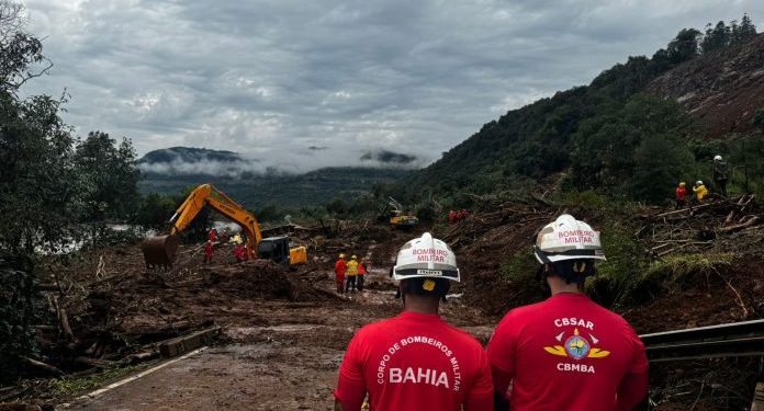 Bombeiros da Bahia continuam nas buscas por desaparecidos no Rio Grande do Sul