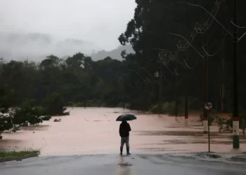 Governador do RS alerta para “maior desastre da história” do estado