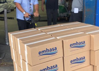 Embasa envia mais de 40 mil copos de água para vítimas das enchentes no Rio Grande do Sul