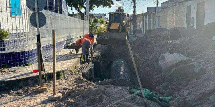 Prefeitura de Feira inicia a substituição da rede de drenagem no bairro Cidade Nova