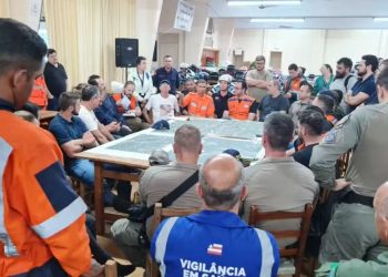 Equipe de saúde e resgate da Bahia usou expertise com enchentes em 2021 para atuar no Rio Grande do Sul