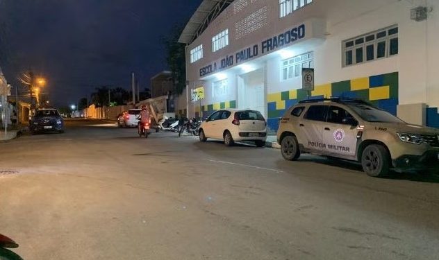 Adolescente é apreendida em escola na Bahia com faca tipo peixeira escondida na mochila