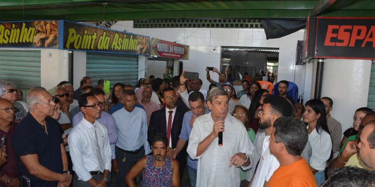 Nova estrutura da feira livre do Tomba é inaugurada