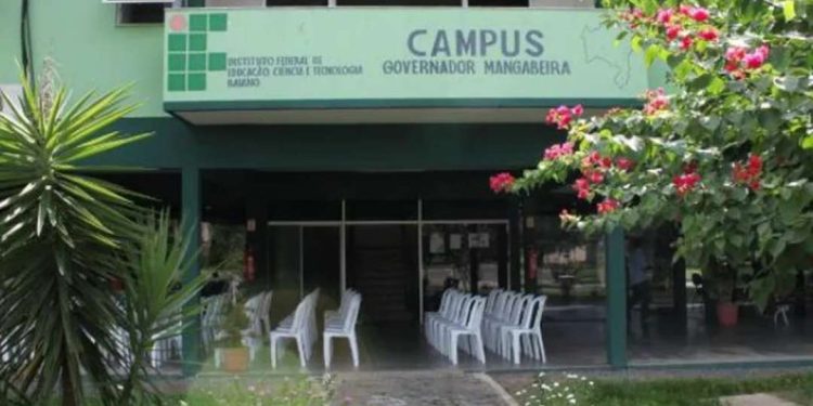 IF Baiano oferece vagas para professores e salários passam de R$ 6 mil