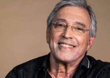 A música tem que tocar 20 mil vezes no mês para eu ganhar R$ 1 das plataformas’, denuncia Ivan Lins