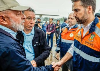 Lula vai ao RS acompanhado de ministros e sobrevoam áreas atingidas pelas enchentes