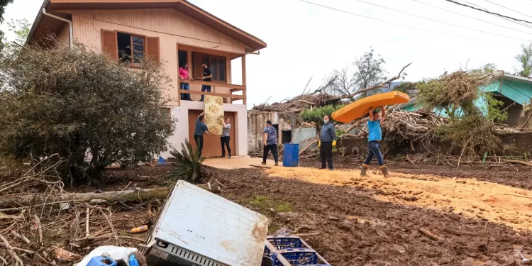 Chuvas no RS: estimativa é de prejuízo de cerca de R$ 3,4 bilhões com moradias
