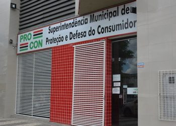 Procon alerta para abordagens não oficiais em frente ao órgão