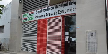 Procon alerta para abordagens não oficiais em frente ao órgão