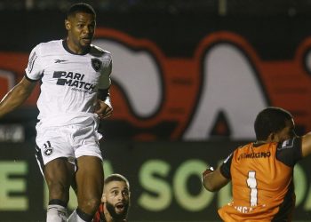 Vitória perde para o Botafogo e é eliminado na terceira fase da Copa do Brasil