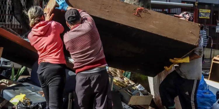 Mais 47 mil famílias do RS podem confirmar dados para receber auxílio