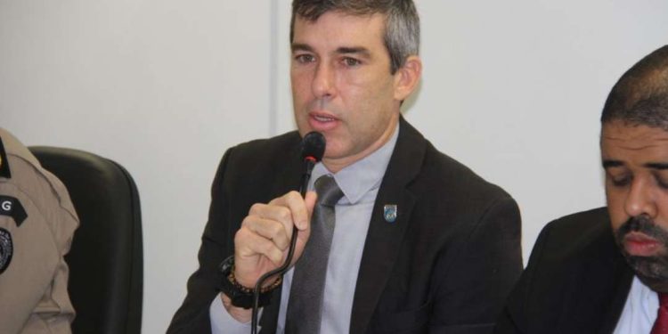 Secretário de Segurança da Bahia esclarece utilização de câmeras corporais em PMs na capital e no interior