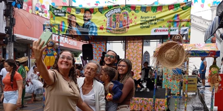 Arraiá do Feiraguay promete compras com muita animação