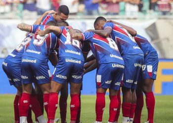 Bahia goleia o Cruzeiro e volta ao G-4 do Brasileirão