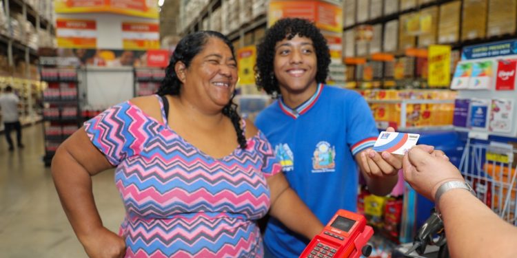 Bolsa Presença injeta mais de R$ 215 milhões na economia baiana