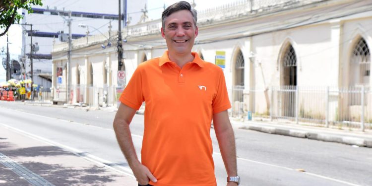 Carlos Medeiros lança pré-candidatura a prefeito de Feira de Santana pelo Partido Novo