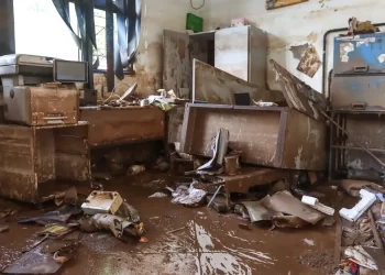 Após um mês de calamidade, gaúchos não conseguem retomar rotina