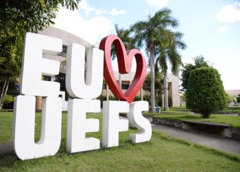 Uefs oferece curso de algoritmos e programação em Python para estudantes de escolas públicas