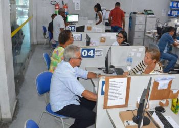 Feira: repartições públicas municipais reabrem na terça-feira