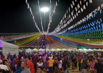 Clima familiar prevalece no primeiro dia do Feira Cidade Forró