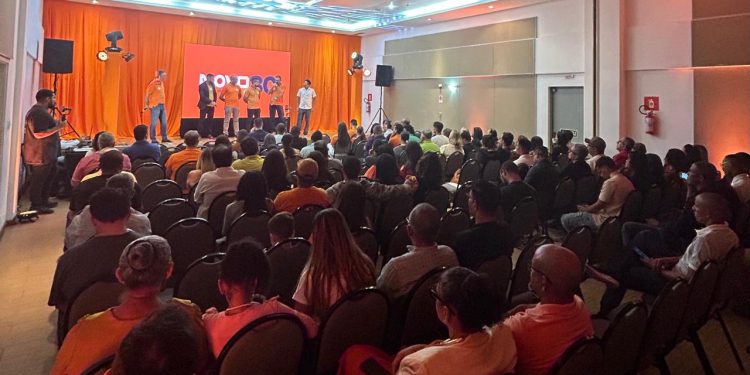 Carlos Medeiros defende gestão moderna e eficiente em lançamento de pré-candidatura em Feira