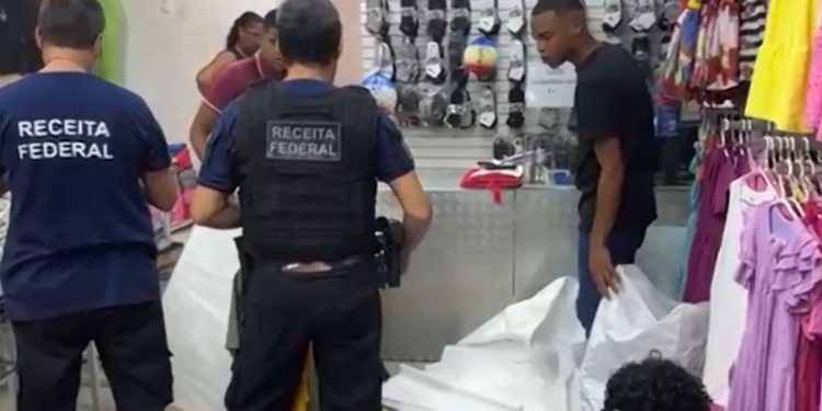 Mais de R$ 620 mil em roupas e bonés são apreendidos em cidade da Bahia