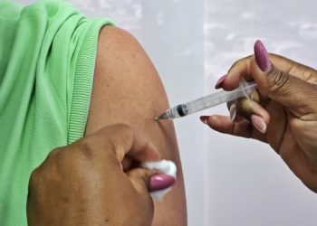 Bahia amplia público-alvo para vacinação contra a Dengue