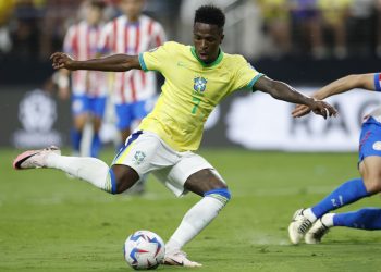 Vinicius Júnior brilha e Brasil derrota Paraguai na Copa América