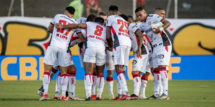 Vitória bate o Internacional e põe fim a jejum no Brasileirão