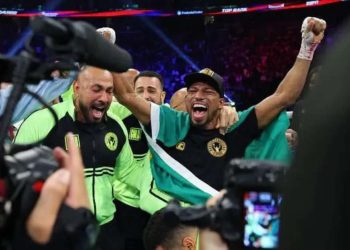 Baiano Robson Conceição conquista título mundial de boxe