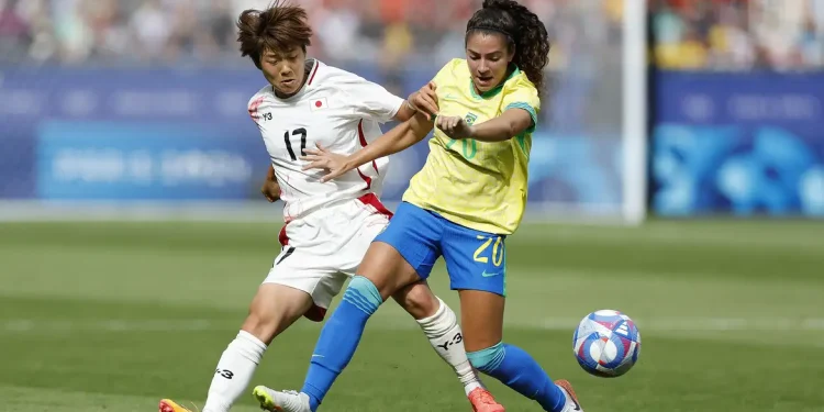 Brasil sofre virada do Japão no fim e se complica no futebol em Paris