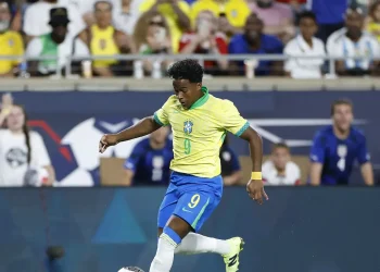 Copa América: Dorival confirma Endrick como titular diante do Uruguai