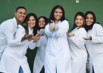 Estudantes baianos desenvolvem biocombustível a partir do tamarindo